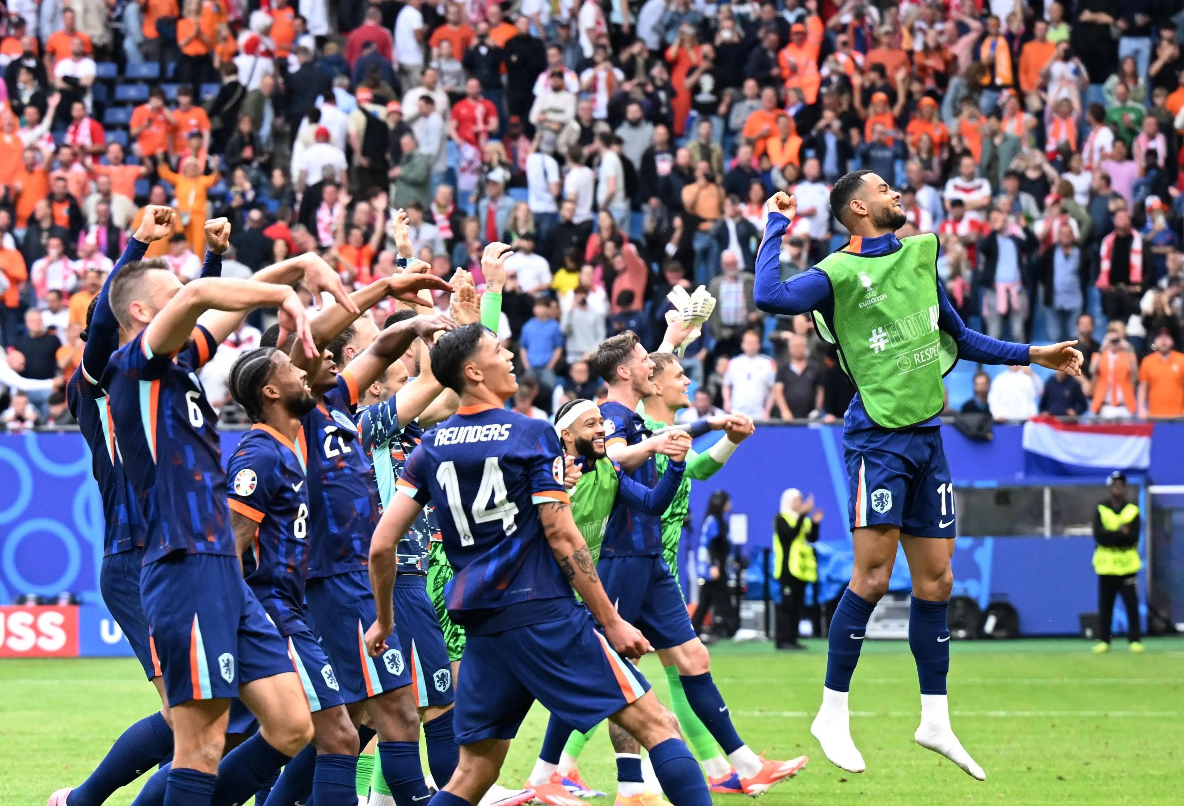 九游娱乐app包含离谱！比利亚雷亚尔迎德甲关键赛风云突变纽卡斯尔赛后刷新队史纪录，布莱顿围绕德国杯豪取连胜的词条